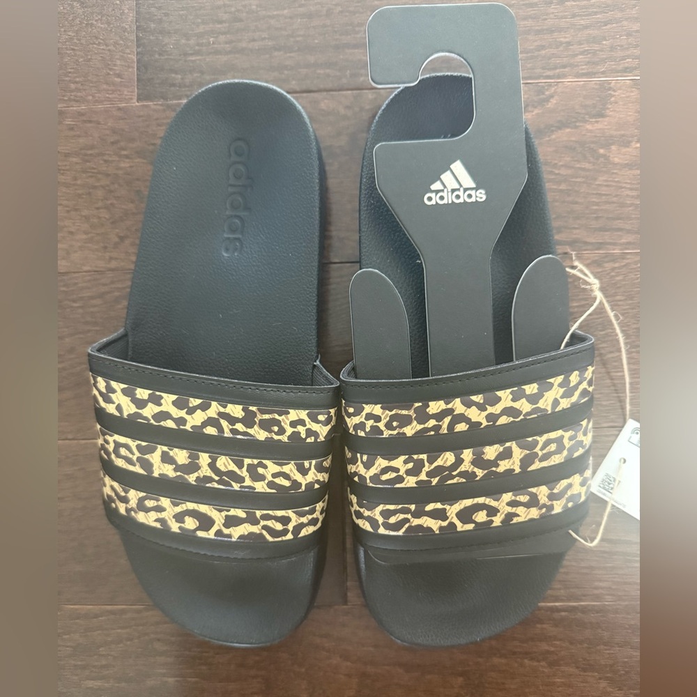 ADIDAS Adilette Slides Women’s Size 7 Leopard Print